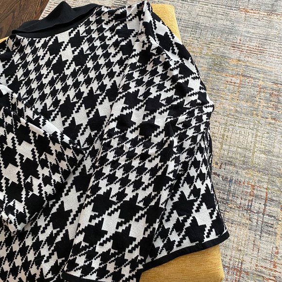 H&M Black and White Loose and Comfy Sweater - Picture 2 of 5